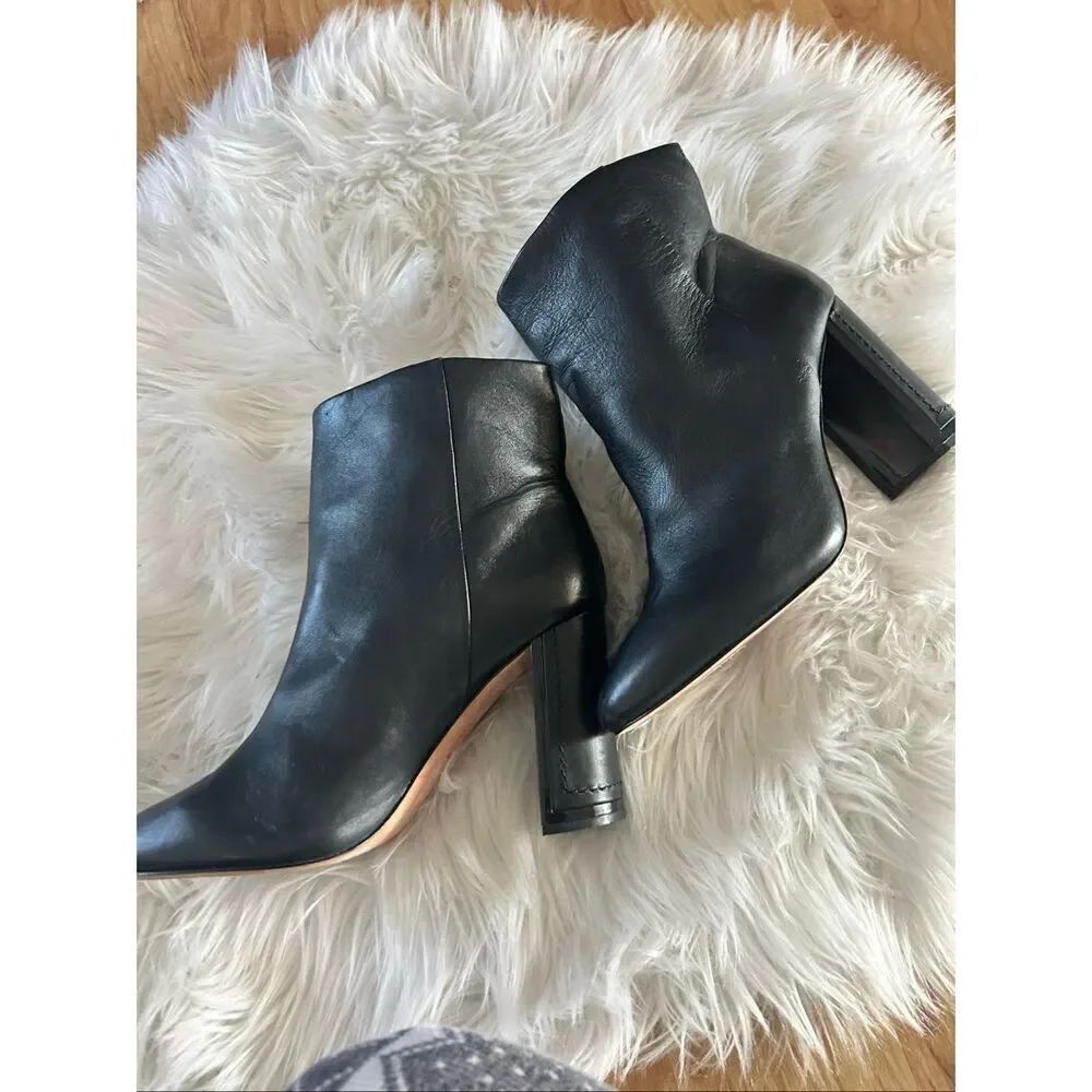 AD & Daughers vero cuoio black booties with 3 1/2 inch heel new no tags ankle